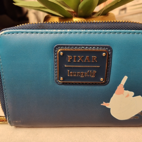 Loungefly Some Corner Wear. Hardware Has Some Use - Picture 6 of 6